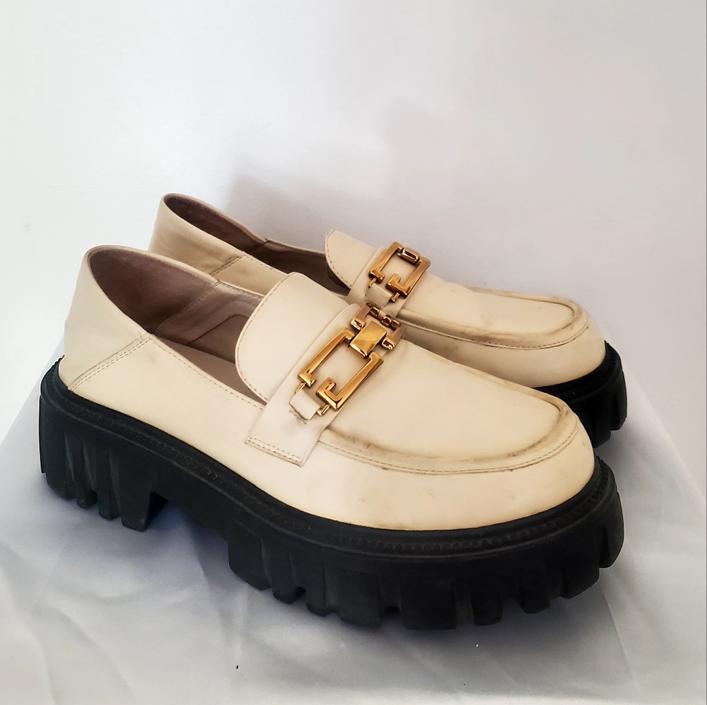 Chunky Loafers with Beige Gold Hardware Women 8 - Picture 2 of 8